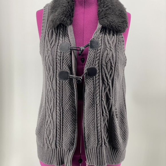 CHARTER CLUB 1X GRAY SWEATER VEST FAUX FUR COLLAR W/ ZIPPER/LOOP CLOSURES - Picture 10 of 10